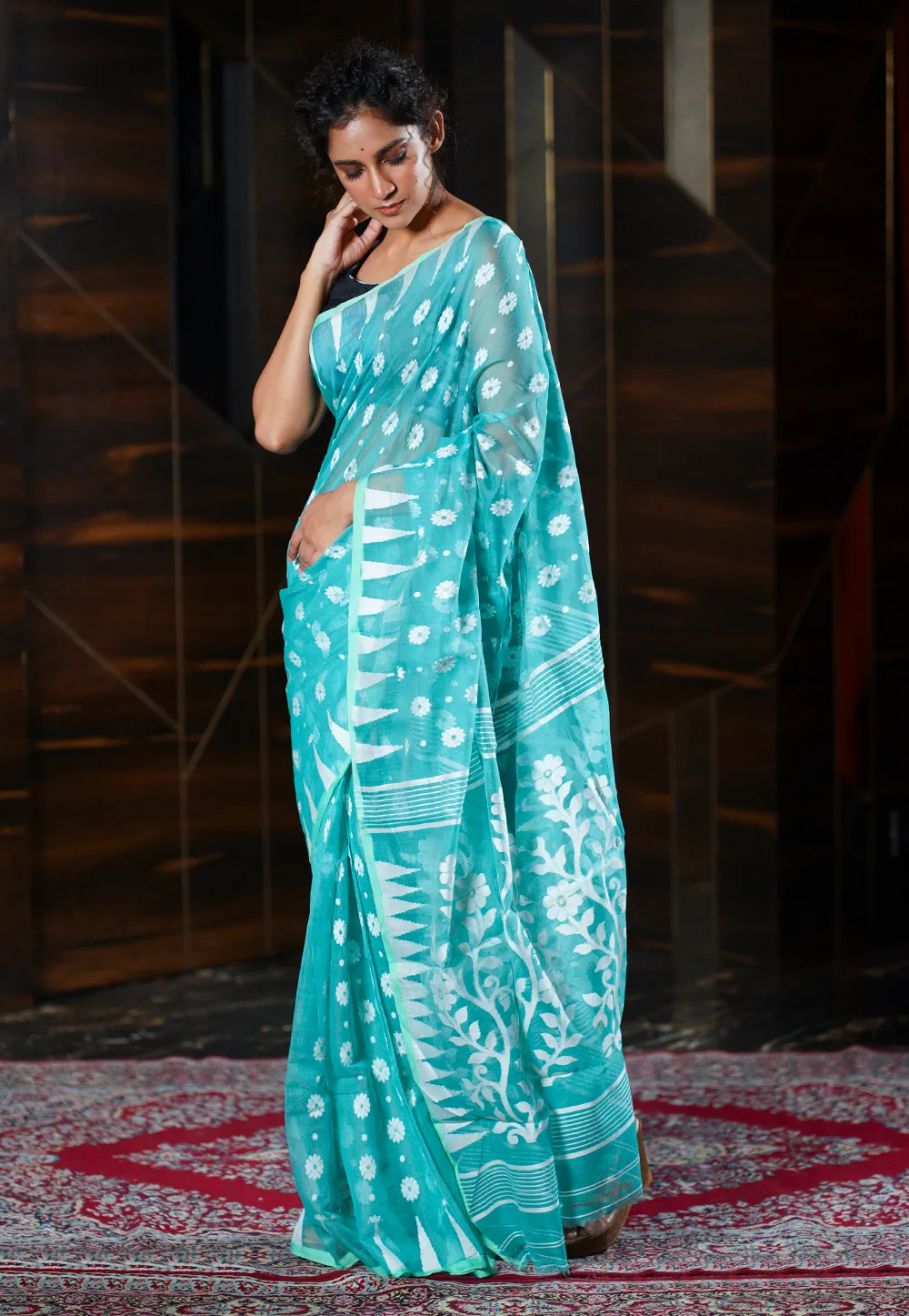 capri blue jamdani saree with white and gold floral woven motifs 5f48983675031 1598593078