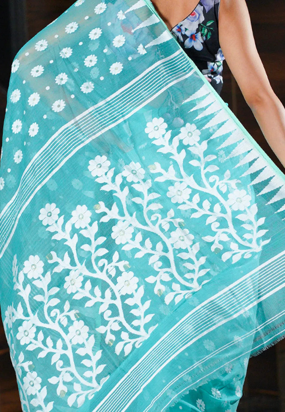 capri blue jamdani saree with white and gold floral woven motifs 5f4898374aa5c 1598593079