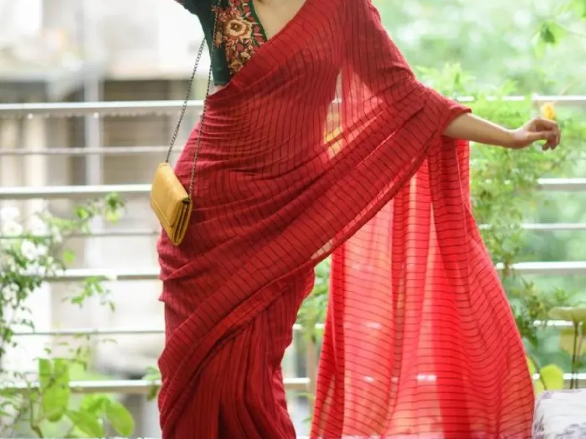 29 Red Saree ideas | stylish sarees, saree designs, saree blouse designs-hancorp34.com.vn