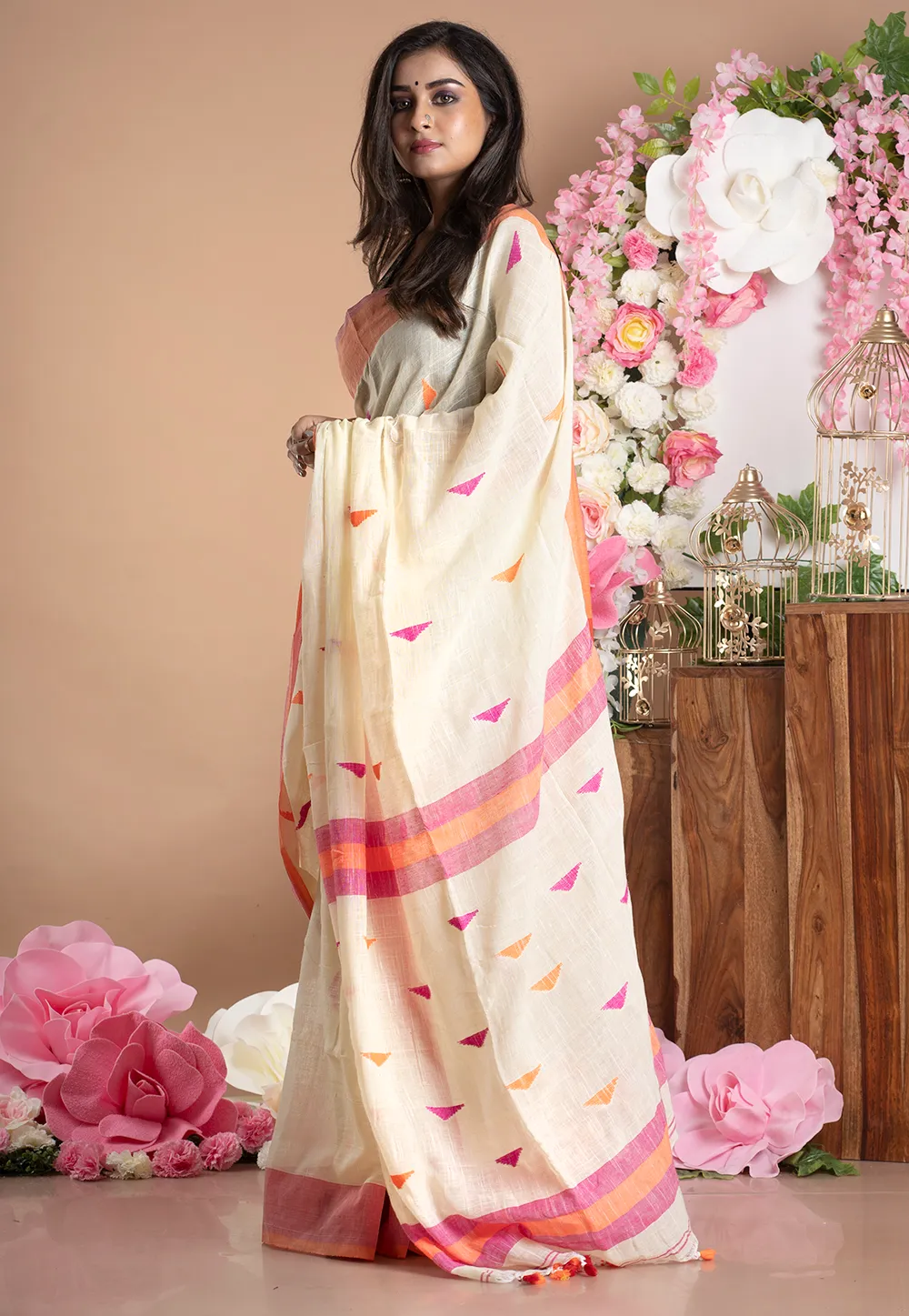 ivory handloom saree with multicolor pyramid motifs 6023d574a3028 1612961140 1