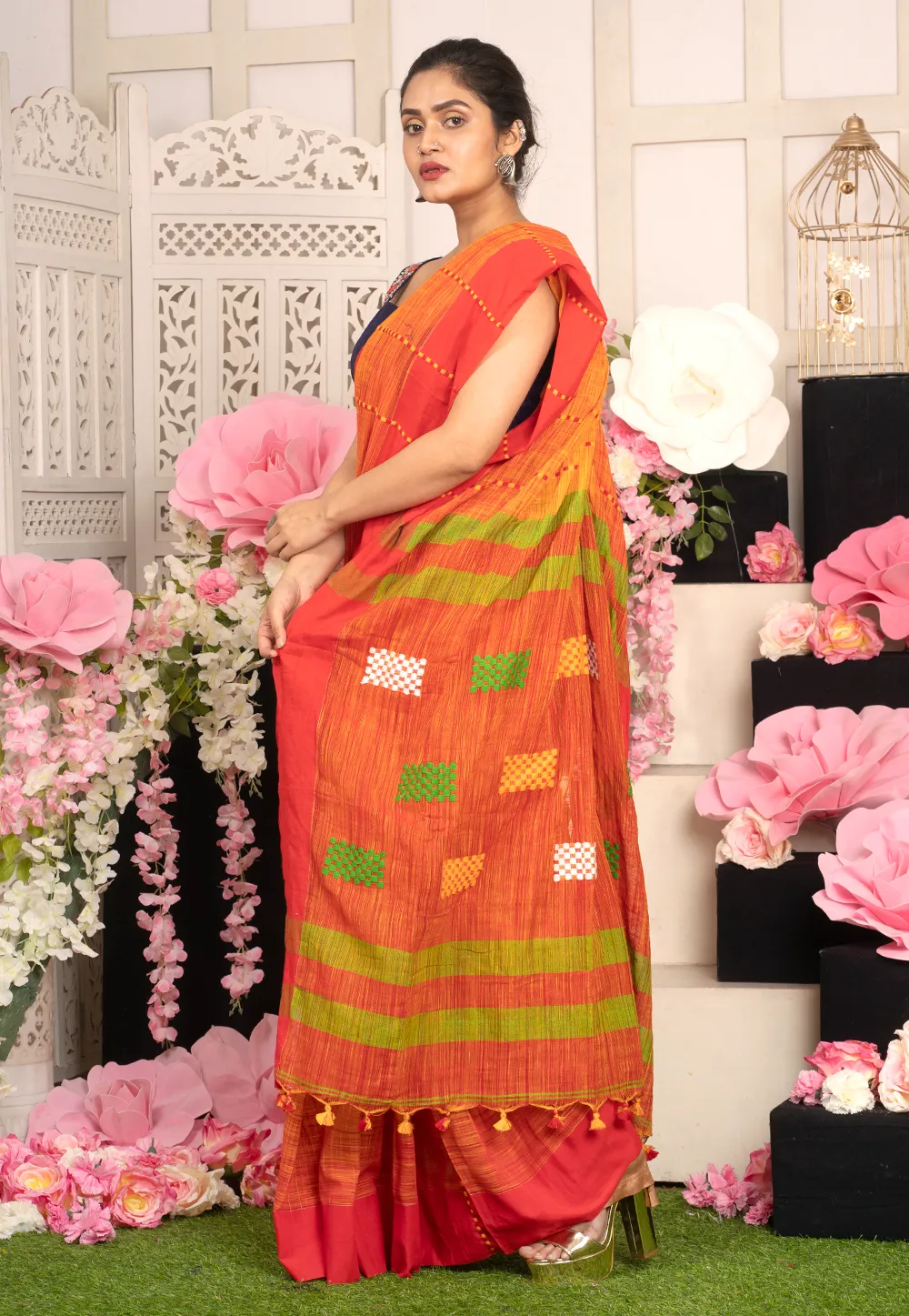 red handloom saree with contrasting border multicolor motifs 6021264a3da25 1612785226