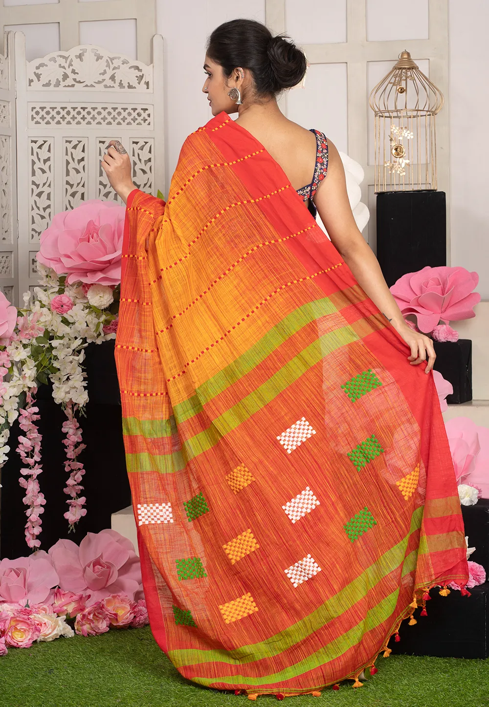 red handloom saree with contrasting border multicolor motifs 6021264a8bdb1 1612785226 1