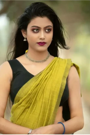 Premium Quality Stylish Lemon Green Plain Cotton Saree(Model Blouse not included)