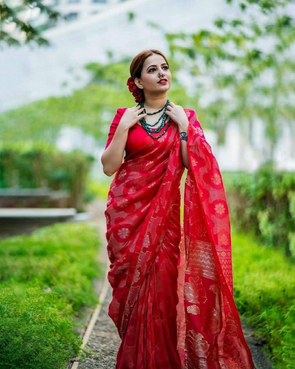 Awesome Red Handwoven Cotton Linen Floral Jamdani Saree