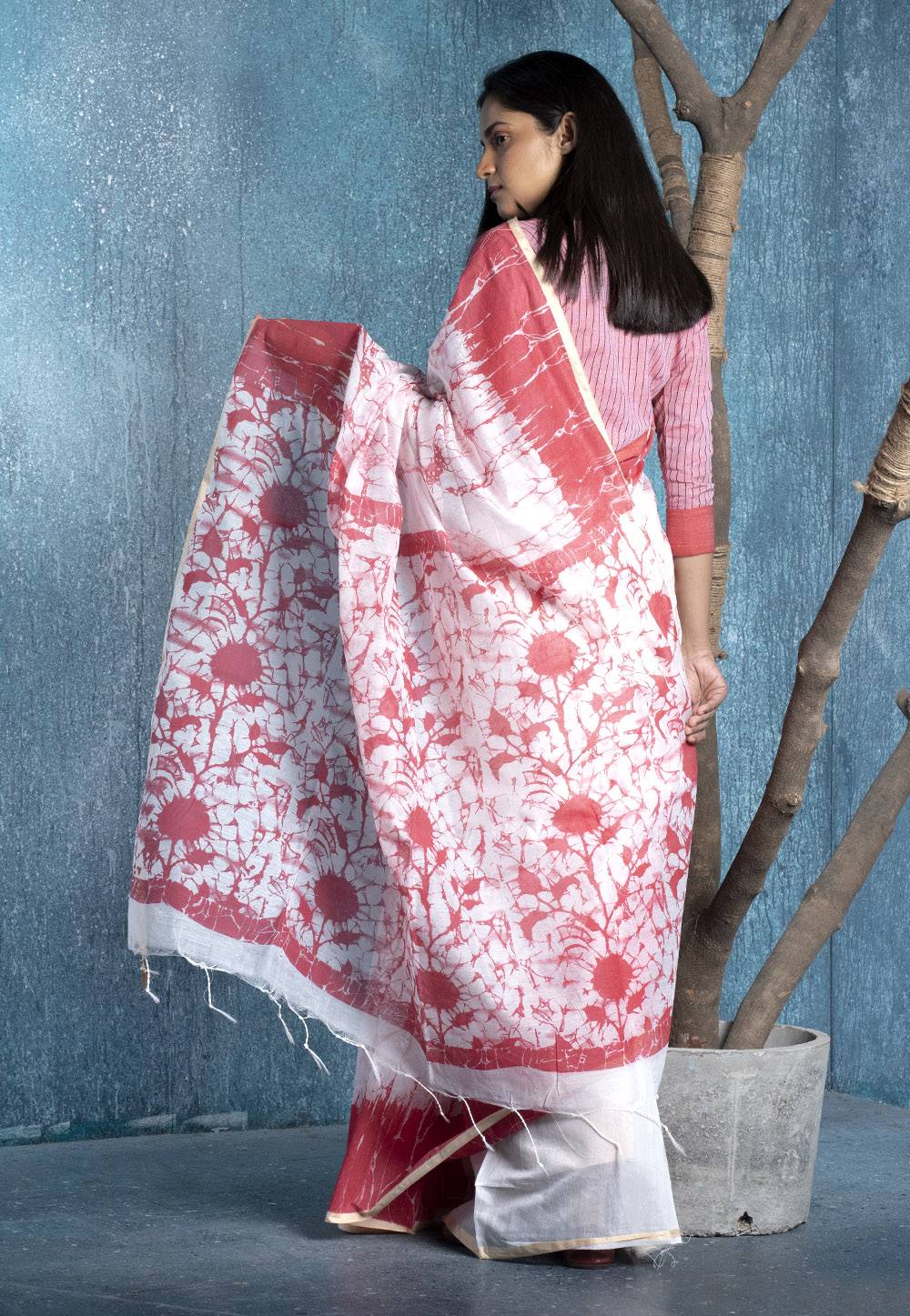red and white marble print handloom blended cotton saree 618fa41e8f853 1636803614