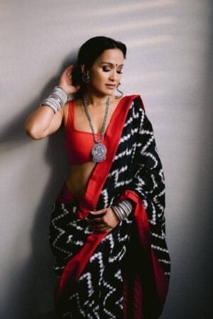 Traditional Red and Black Combination Beautiful Mulmul Saree
