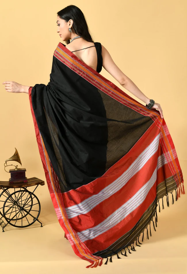 black khunn saree with patti pallu and red border